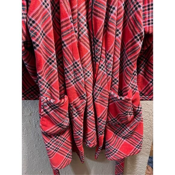 Victoria’s Secret Red Plaid Robe Woman’s Size XL/XXL - Picture 2 of 9